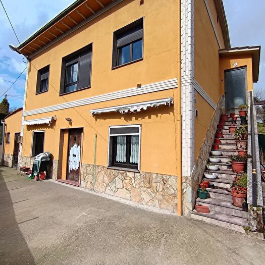 Casa en venta de 6 habitaciones: Carbayin Lieres Valdesoto, Siero