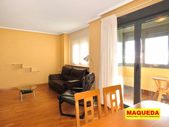 Casas en venta y pisos alquiler - 3