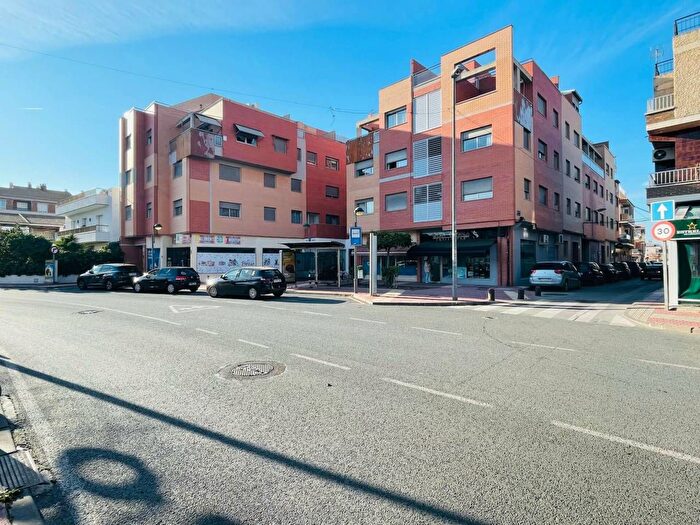 Piso de 4 habitaciones en venta en Norte, Juan de Borbón