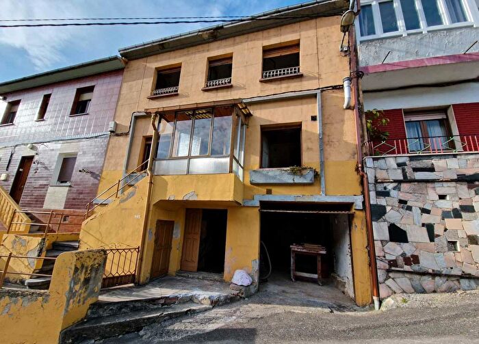 Casa en venta de 4 habitaciones, Zona Rural, Mieres Asturias