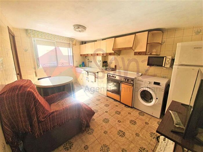 Casas en venta y pisos alquiler - 2