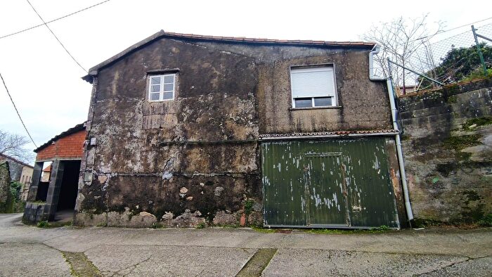 Pontecesures, Pontevedra: Casa en venta de 4 habitaciones