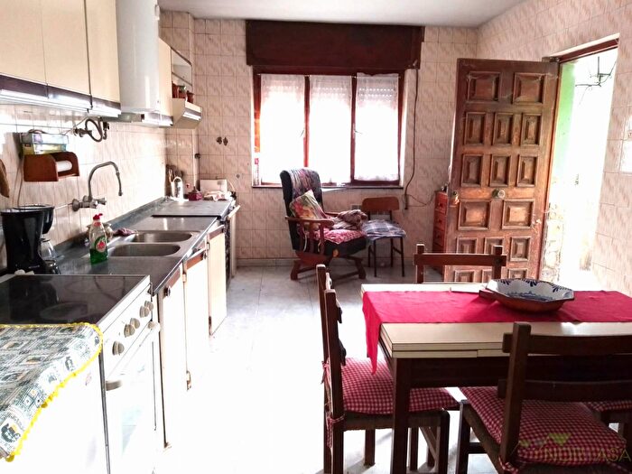 Casa de 3 habitaciones en venta en Quirós, Asturias