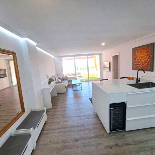 Piso en venta de 4 habitaciones en Andalucía, Málaga
