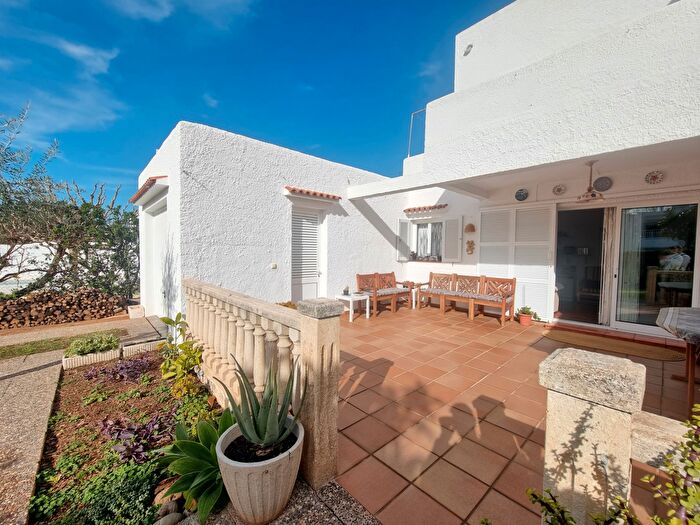 Casa de 4 habitaciones en venta en Cala Blanca, Ciutadella de Menorca