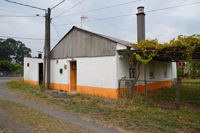 Casa de 4 habitaciones en venta en Melide, A Coruña