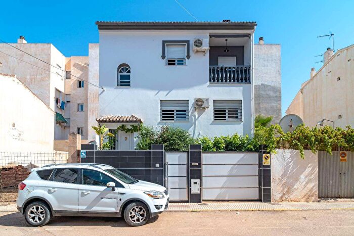 Casa de 4 habitaciones en venta en Andalucía, Málaga