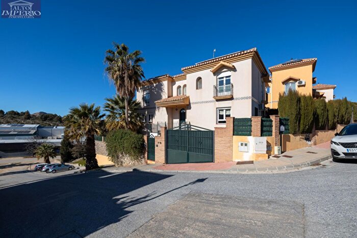 Casa de 4 habitaciones en venta en Urbanizaciones, Alhendín