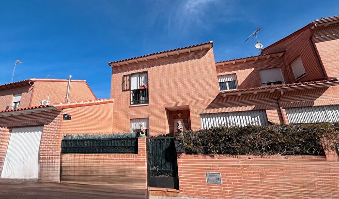 Casa en venta de 4 habitaciones: Numancia de la Sagra, Toledo