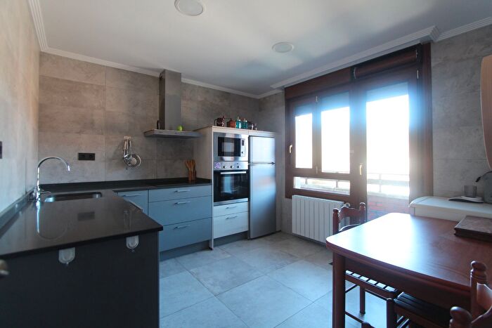 Ugao Miraballes, Bizkaia: Piso en venta de 3 habitaciones