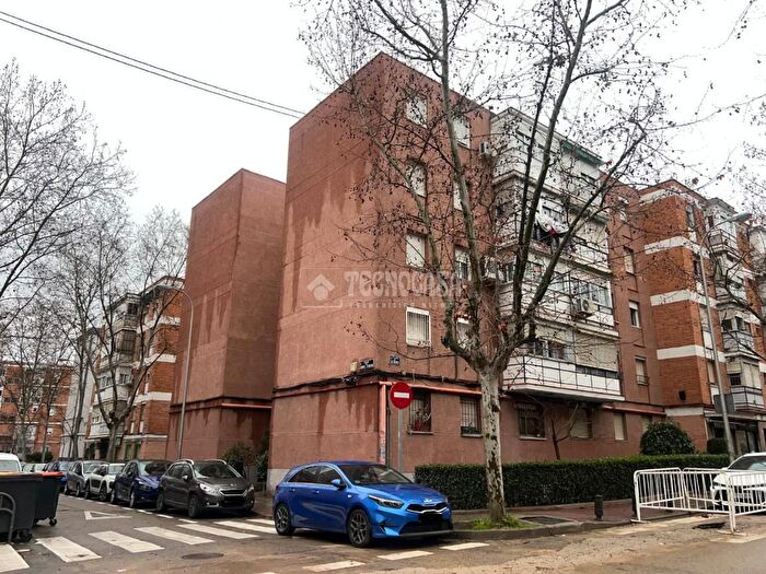 Piso en venta de 3 habitaciones, Latina, Campamento