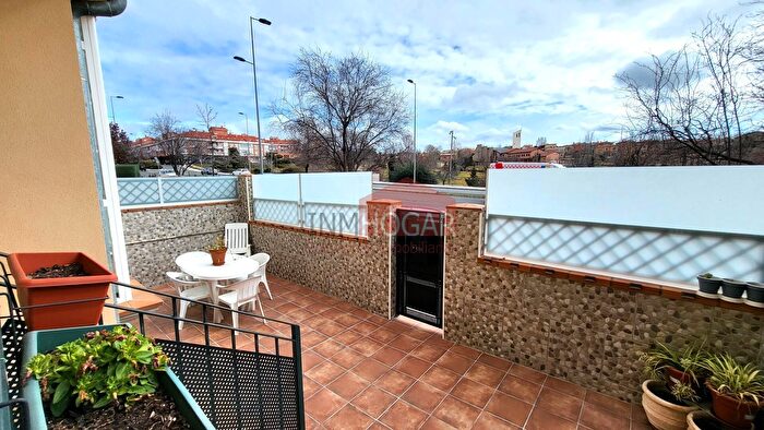 Casa de 4 habitaciones en venta en Hervencias Altas El Pinar, Ávila Capital