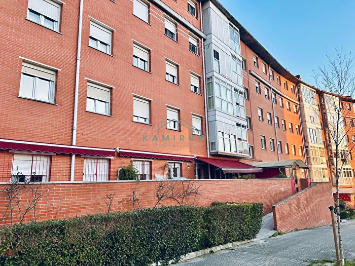 Piso en venta de 3 habitaciones en Otxarkoaga Txurdinaga, Txurdinaga