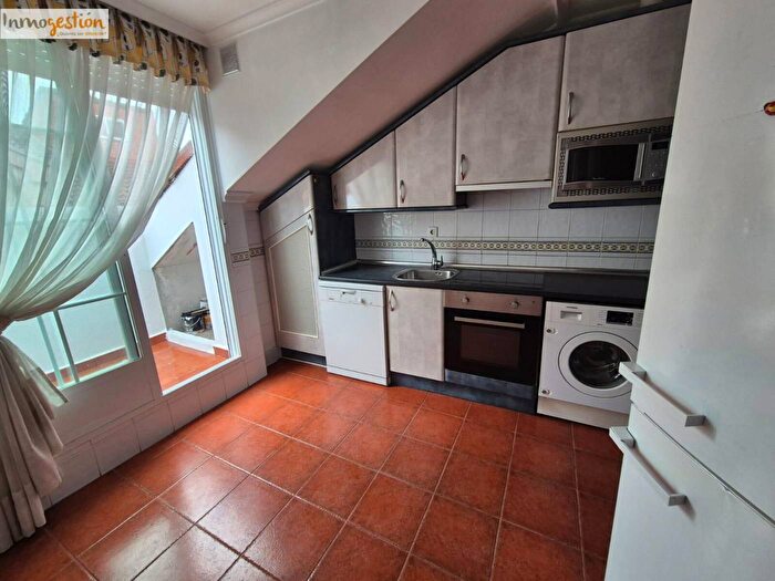 Casas en venta y pisos alquiler - 3