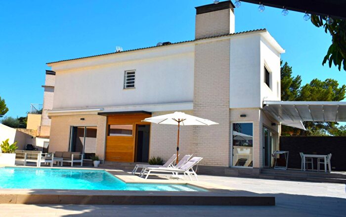 Casa en venta de 4 habitaciones en Comunitat Valenciana, Alicante
