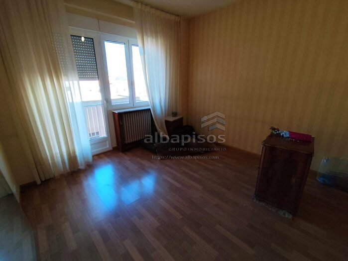 Casas en venta y pisos alquiler - 2