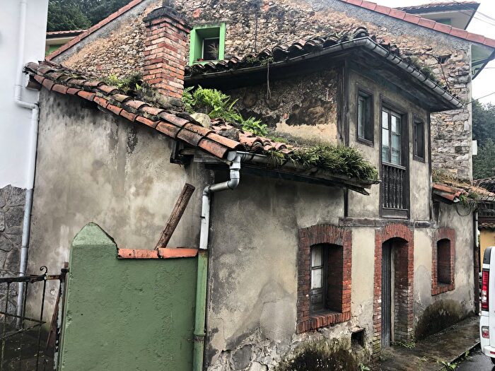 Casa en venta de 2 habitaciones: San Claudio Trubia Las Caldas, Oviedo