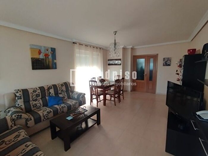 Casa en venta de 3 habitaciones en Torija, Guadalajara