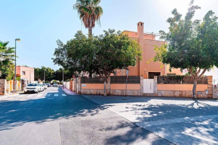 Andalucía, Almería: Casa en venta de 4 habitaciones