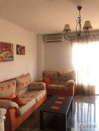 Piso de 3 habitaciones en venta en Torredonjimeno, Jaén