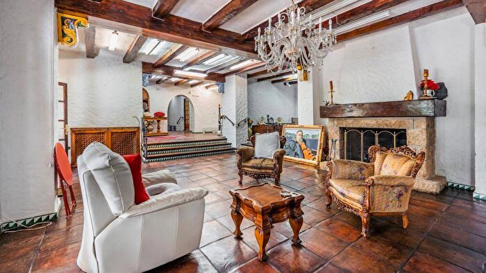 Casas en venta y pisos alquiler - 2