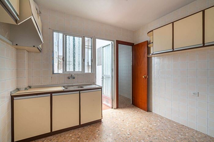 Casas en venta y pisos alquiler - 3