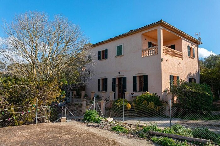 Casa en venta de 4 habitaciones en Centro, Cortes Huertas