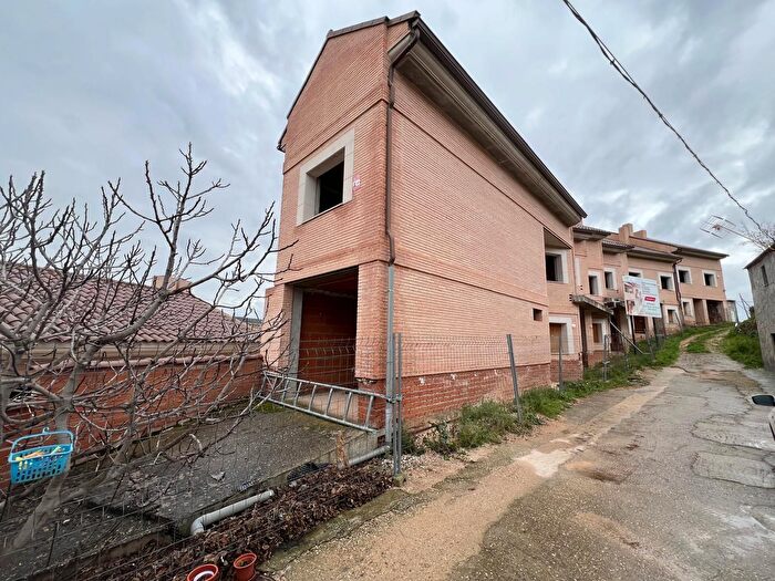 Casa de 4 habitaciones en venta en Carabaña, Madrid
