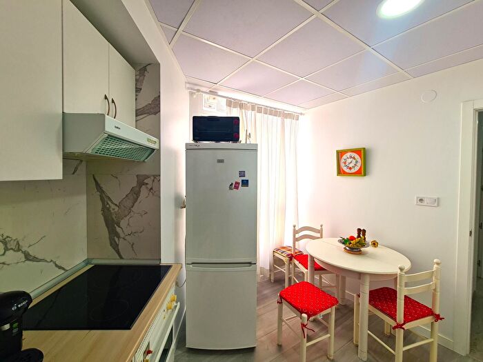 Casas en venta y pisos alquiler - 3