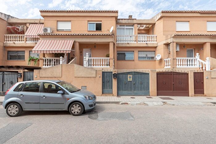 Casa en venta de 4 habitaciones, Ambroz, Vegas del Genil
