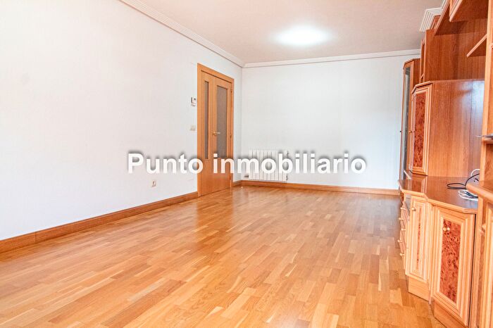 Casas en venta y pisos alquiler - 2
