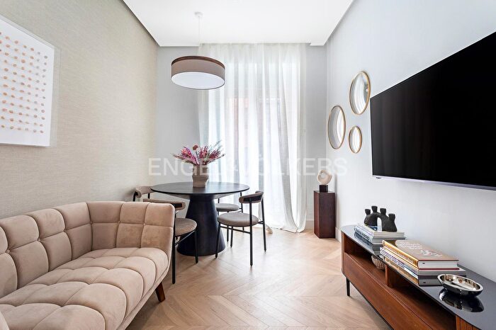 Piso en venta en Chamberí, Trafalgar