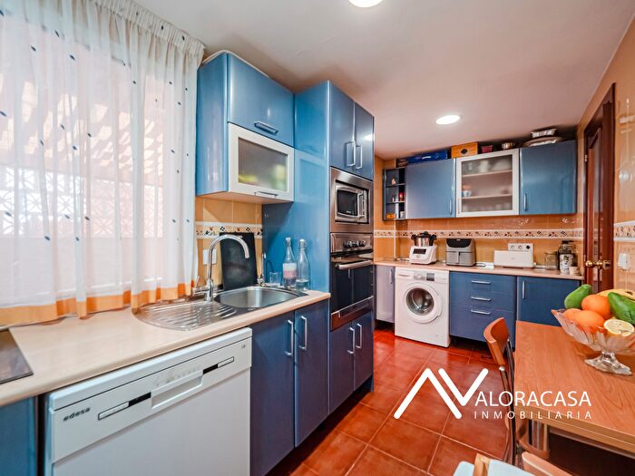 Casas en venta y pisos alquiler - 3