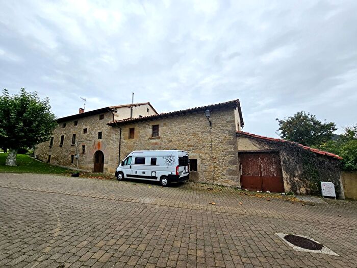 Casa en venta de 5 habitaciones en Ibiricu, Egüés