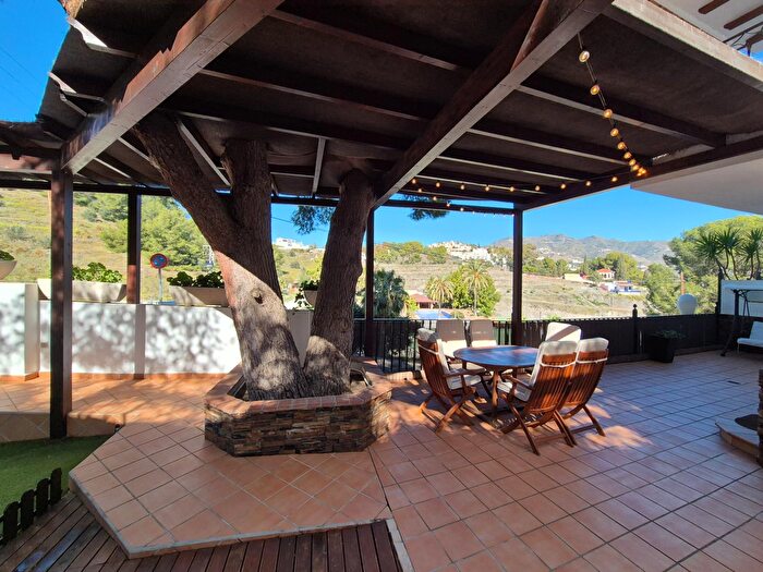 Casa en venta de 4 habitaciones en Velilla Velilla Taramay, Almuñécar
