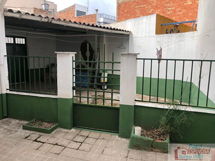 Casa en venta de 3 habitaciones en Torredonjimeno, Jaén