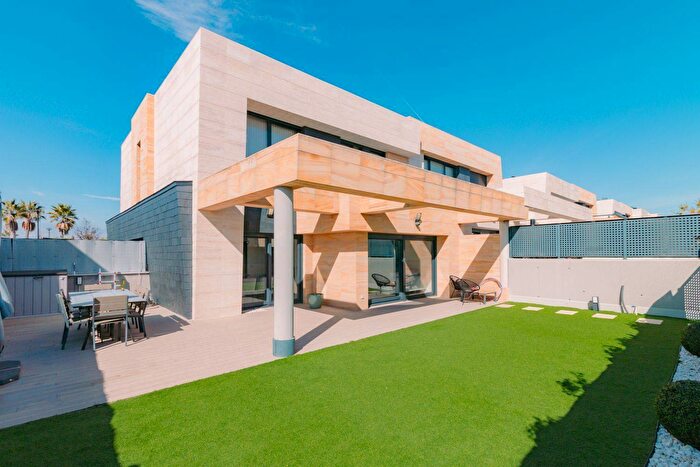 Casa de 5 habitaciones en venta en Comunidad de Madrid, Madrid
