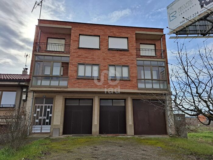 Casa en venta de 6 habitaciones, Hospital de Órbigo, León
