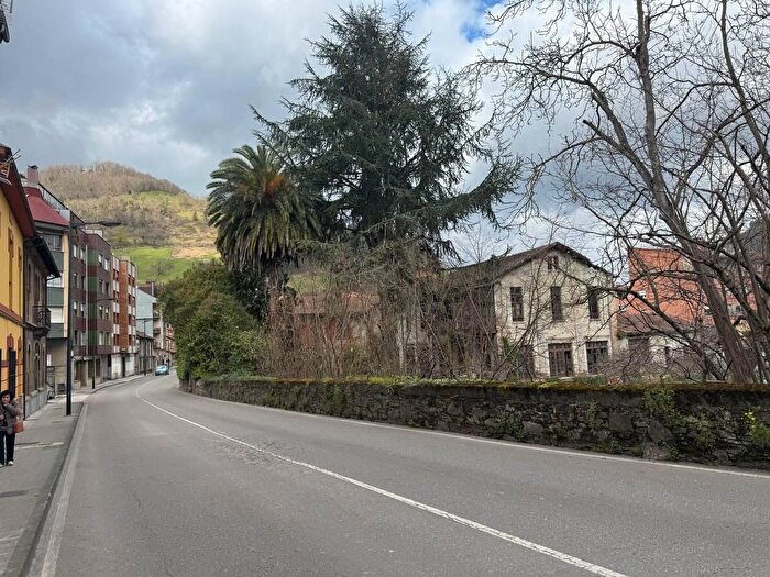 Piso en venta de 3 habitaciones: Santa Marina Polígono, Mieres Asturias