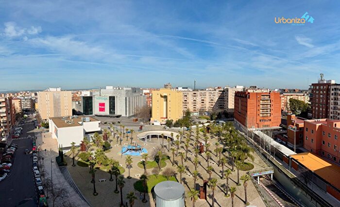 Santa Marina, Badajoz Capital: Piso en venta de 4 habitaciones