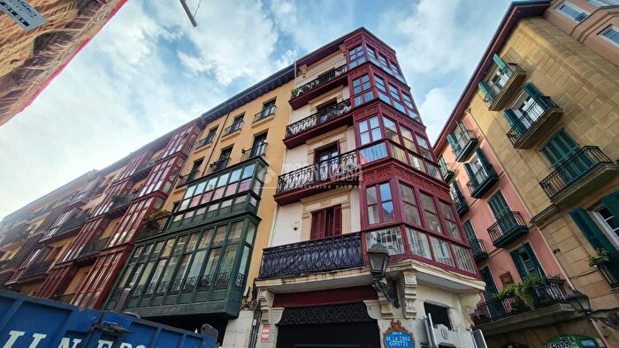Piso de 2 habitaciones en venta en Ibaiondo, Casco Viejo