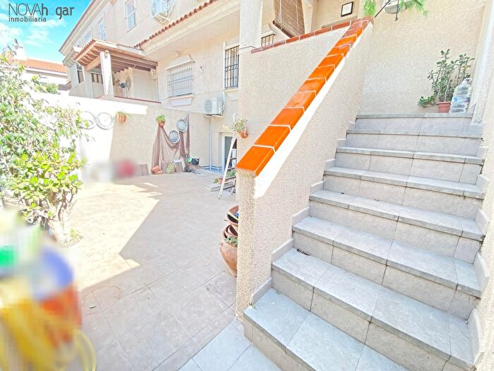 Casa en venta de 4 habitaciones: Cártama, Málaga