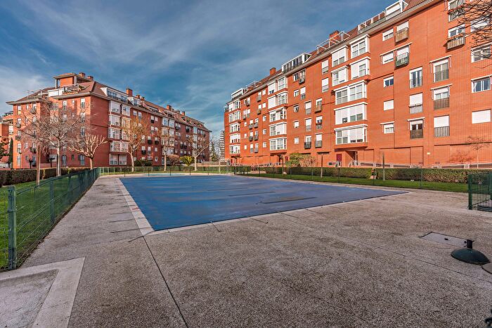 Piso de 3 habitaciones en venta en Usera, Moscardó