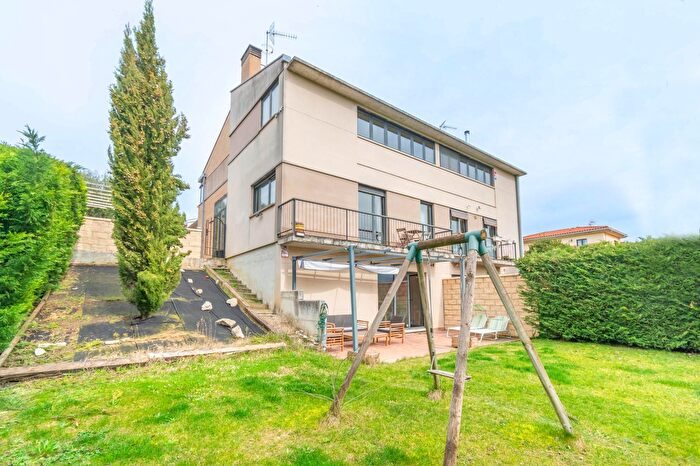 Casa de 4 habitaciones en venta en Beriáin, Navarra