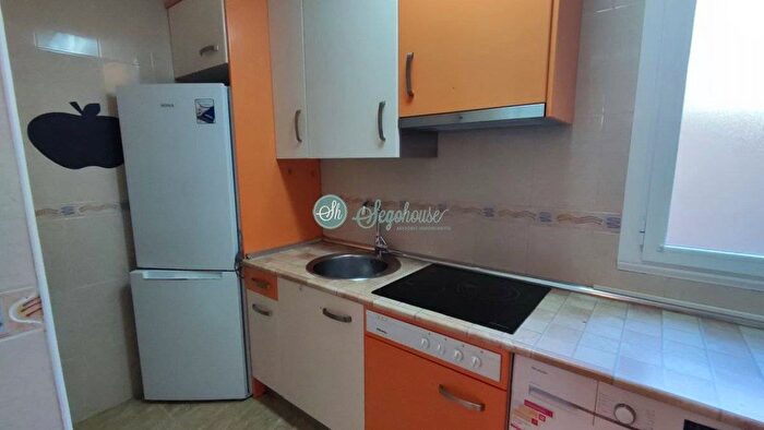 Casas en venta y pisos alquiler - 3