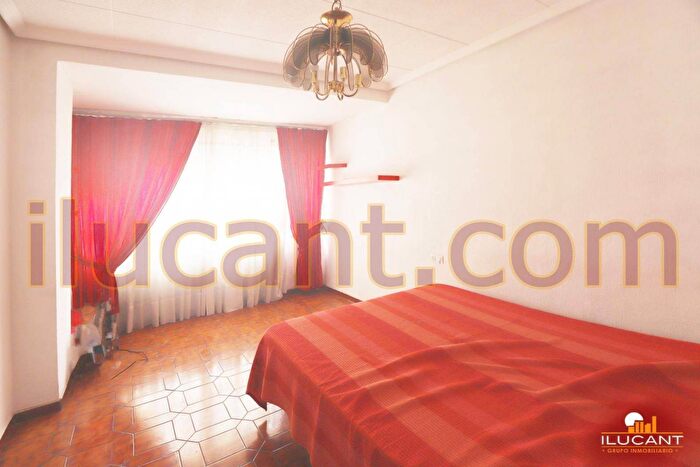 Casas en venta y pisos alquiler - 3