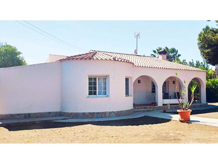 Casa de 3 habitaciones en venta en Comunitat Valenciana, Alicante
