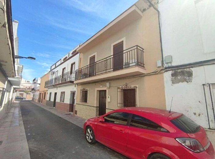 Casas en venta y pisos alquiler - 3
