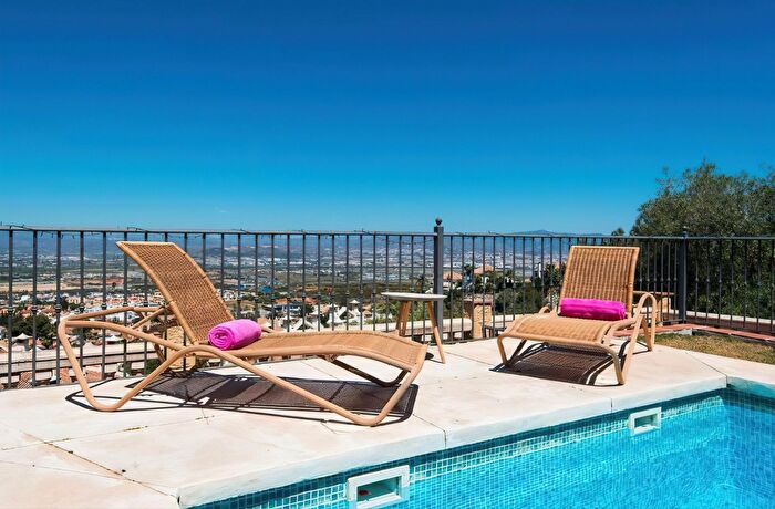 Casa en venta de 7 habitaciones en Manantiales Lagar Cortijo, Alhaurín de la Torre