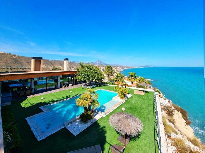 Casa en venta de 6 habitaciones en Comunitat Valenciana, Alicante